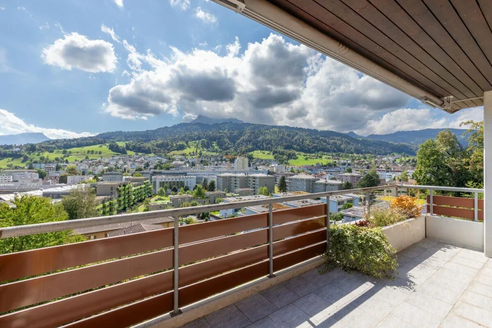 Attractive apartment with panoramic view – photo 2 of 12