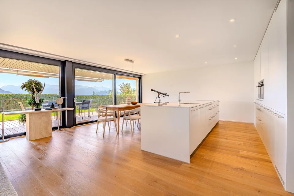 5.5-Zimmer Terrassenwohnung mit traumhaftem Garten & Ausblick