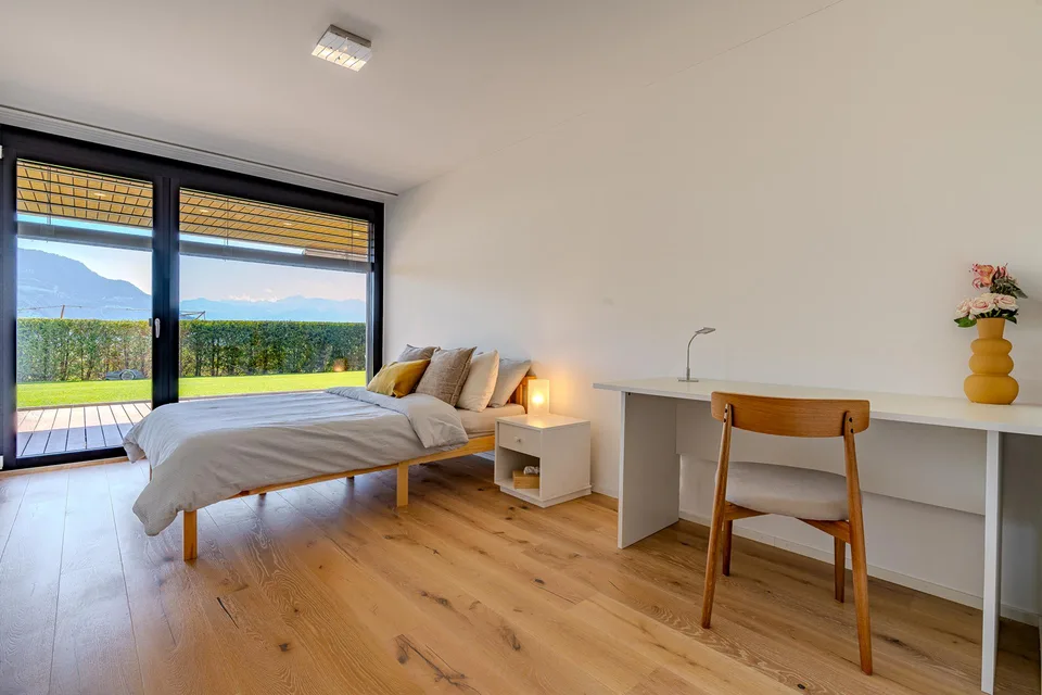 5.5-Zimmer Terrassenwohnung mit traumhaftem Garten & Ausblick