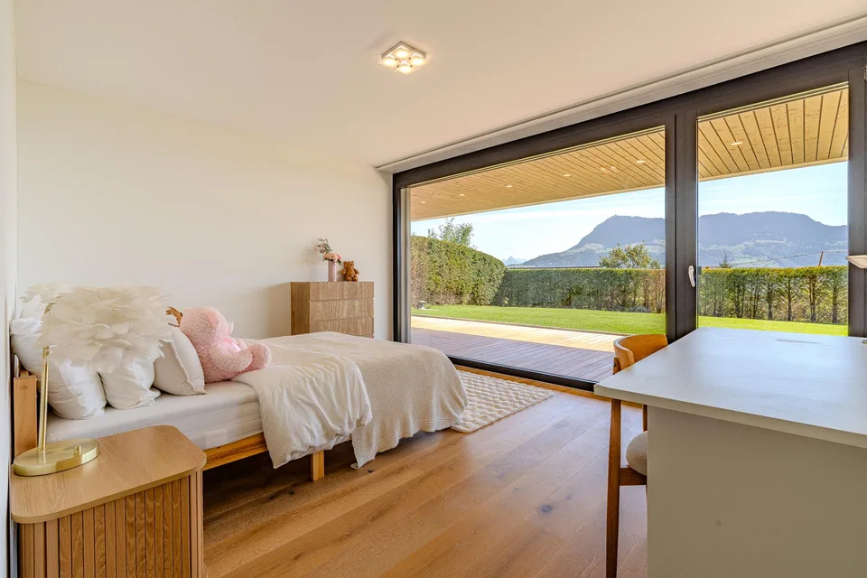 5.5-Zimmer Terrassenwohnung mit traumhaftem Garten & Ausblick