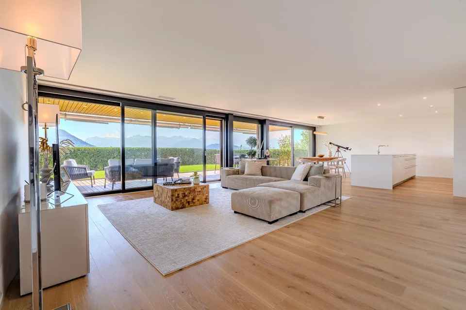 5.5-Zimmer Terrassenwohnung mit traumhaftem Garten & Ausblick
