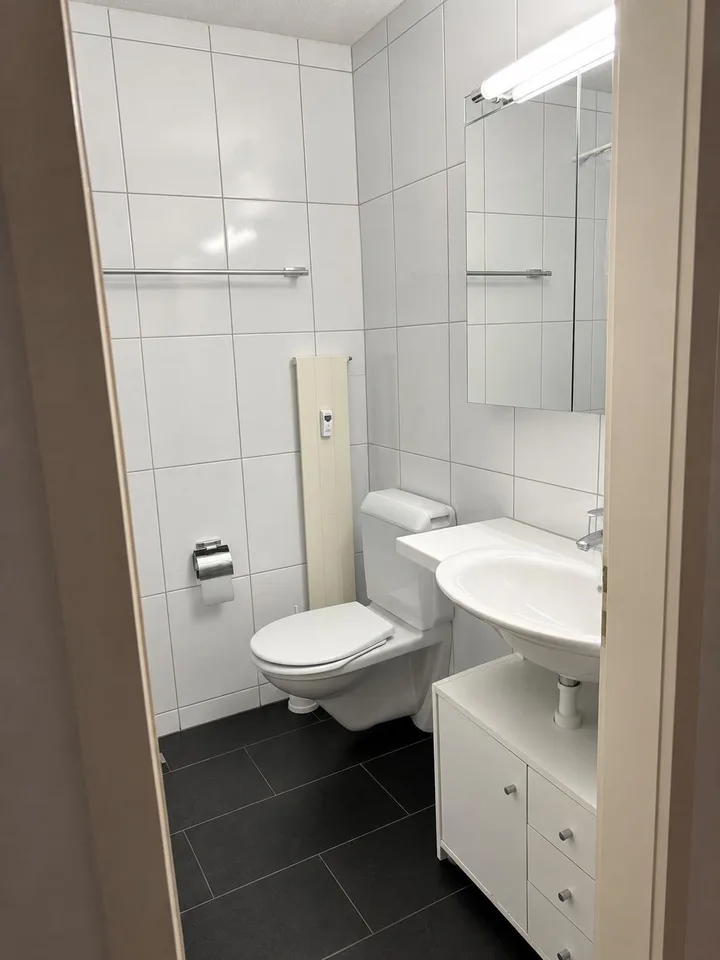 Charmante 2-Zimmerwohnung Mitten in der Stadt Bern – Foto 2 von 5