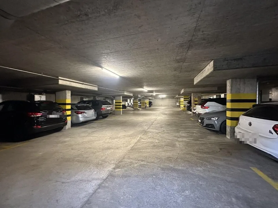 Einstellhallenplatz in Niederwangen – Foto 3 von 3
