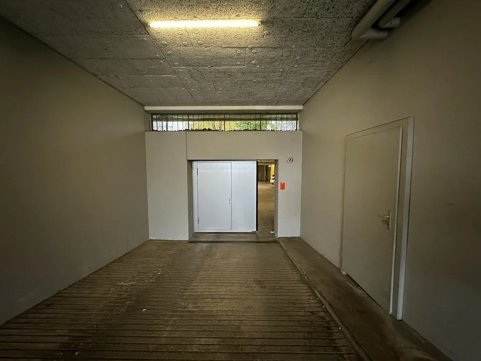Motorradplatz in Köniz – Foto 2 von 4