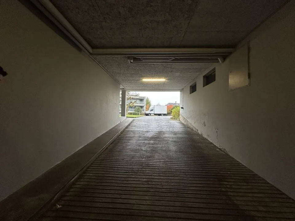 Motorradplatz in Köniz – Foto 4 von 4