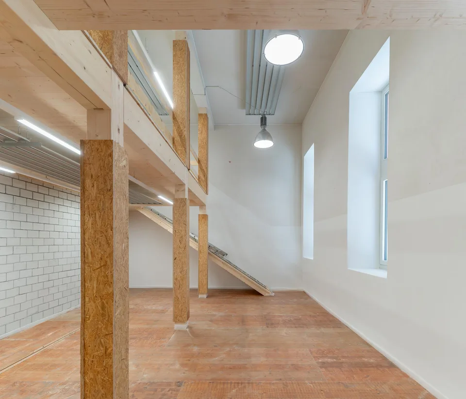 Räume in ehemaligen Werkstätten (85 bis 129m2) - z.B. W/01/01: 104 m2 – photo 4 sur 7
