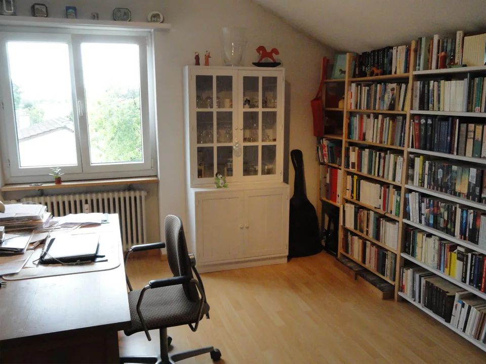 Seuzach: Kleine 3-Zimmer-Dachwohnung, neue Küche, kein Balkon
