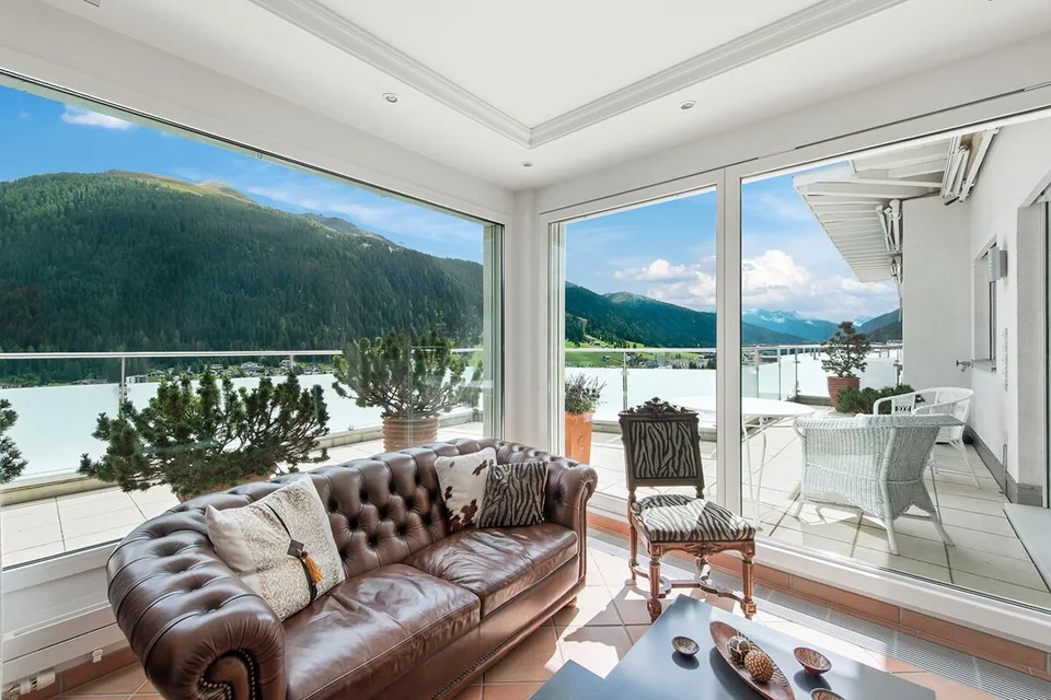 Davos: grosszügige Ferienwohnung mit unverbaubarer Weitsicht – Foto 2 von 6