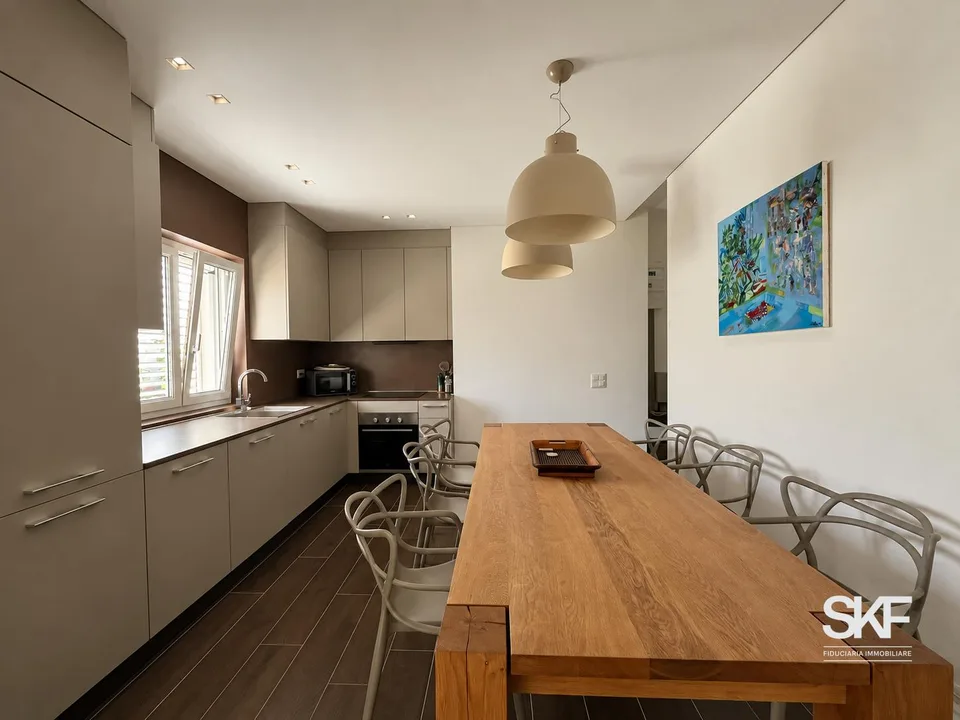 BELLINZONA - PRÄCHTIGES UND MODERNES ZWEIFAMILIENHAUS – Foto 12 von 20