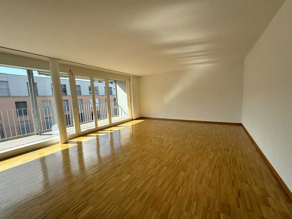 moderne 4.5-Zimmer-Wohnung direkt am Bahnhof