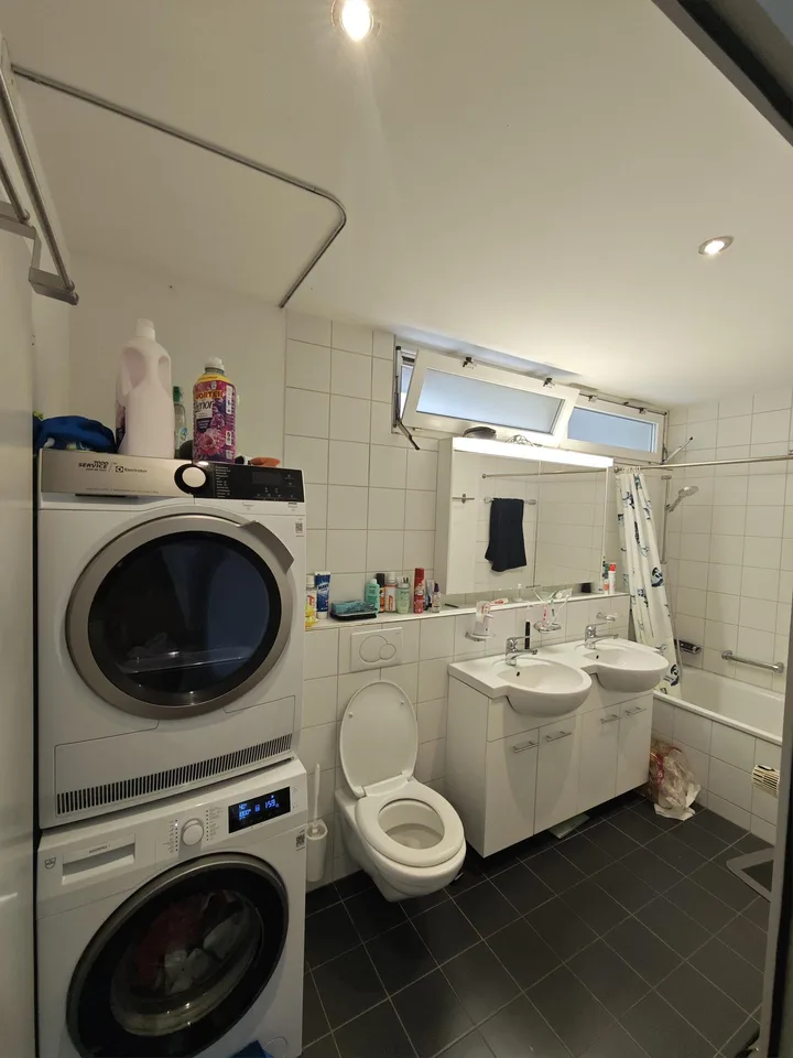 WG-Zimmer in Wohnung 4.5 Zimmer