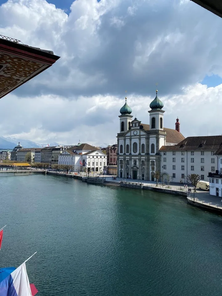 Historisches Wohnen direkt an der Reuss 3-Zimmerwohnung in der Luzerner Altstadt