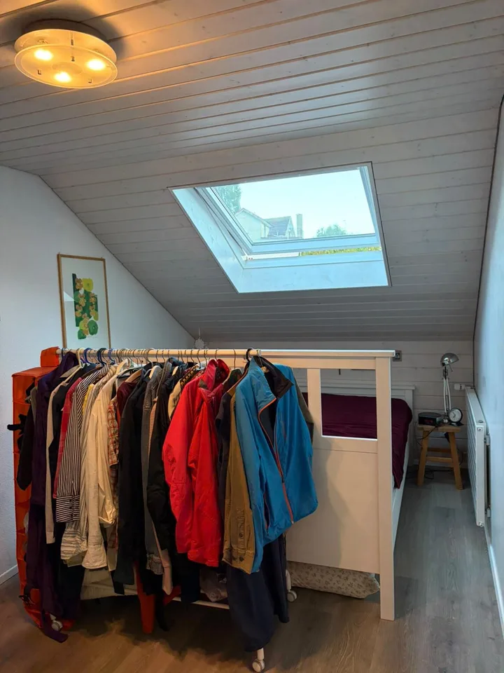 Dachwohnung mit 2 Zimmern in Lüchingen ab 1. November 2026