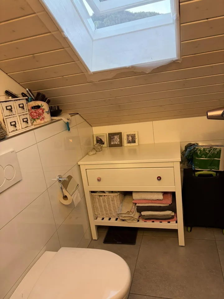 Dachwohnung mit 2 Zimmern in Lüchingen ab 1. November 2026