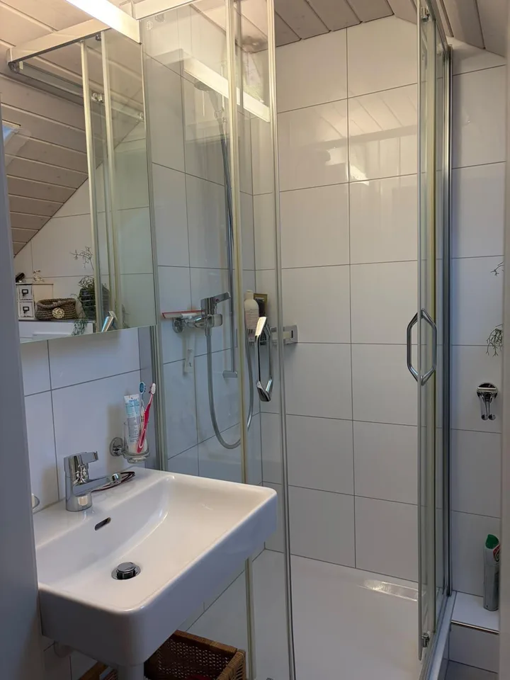 Dachwohnung mit 2 Zimmern in Lüchingen ab 1. November 2026