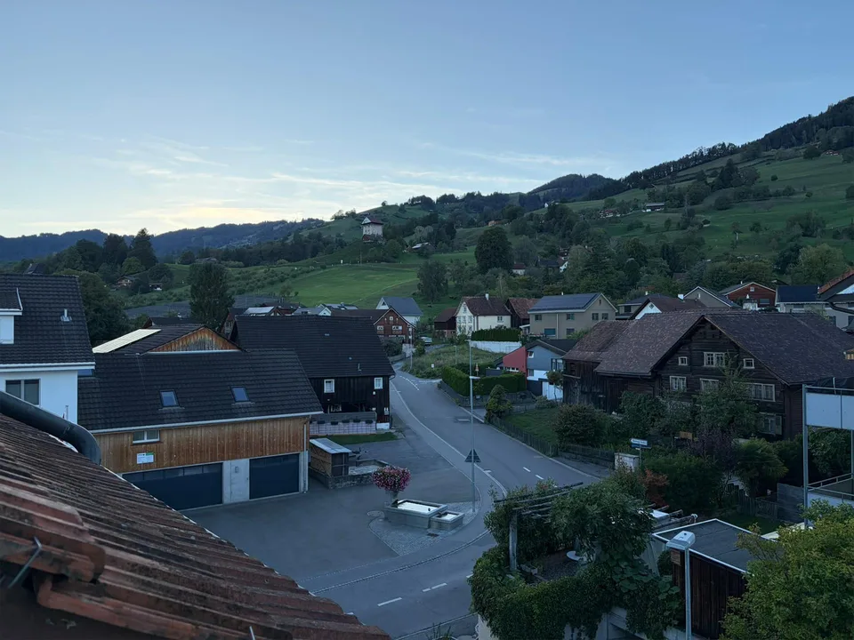 Dachwohnung mit 2 Zimmern in Lüchingen ab 1. November 2026
