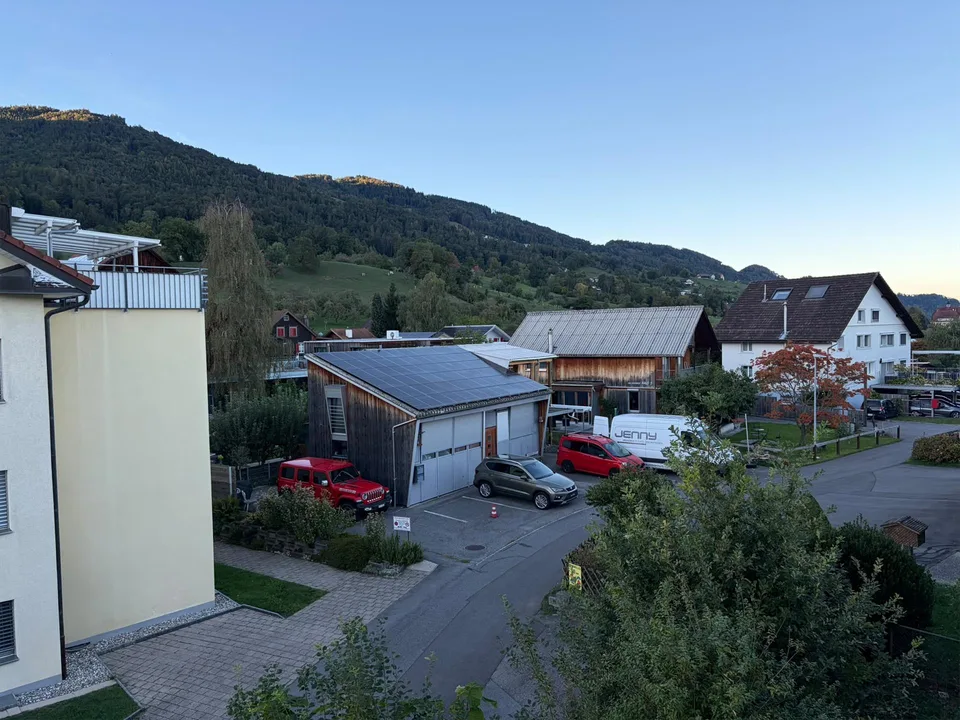 Dachwohnung mit 2 Zimmern in Lüchingen ab 1. November 2026