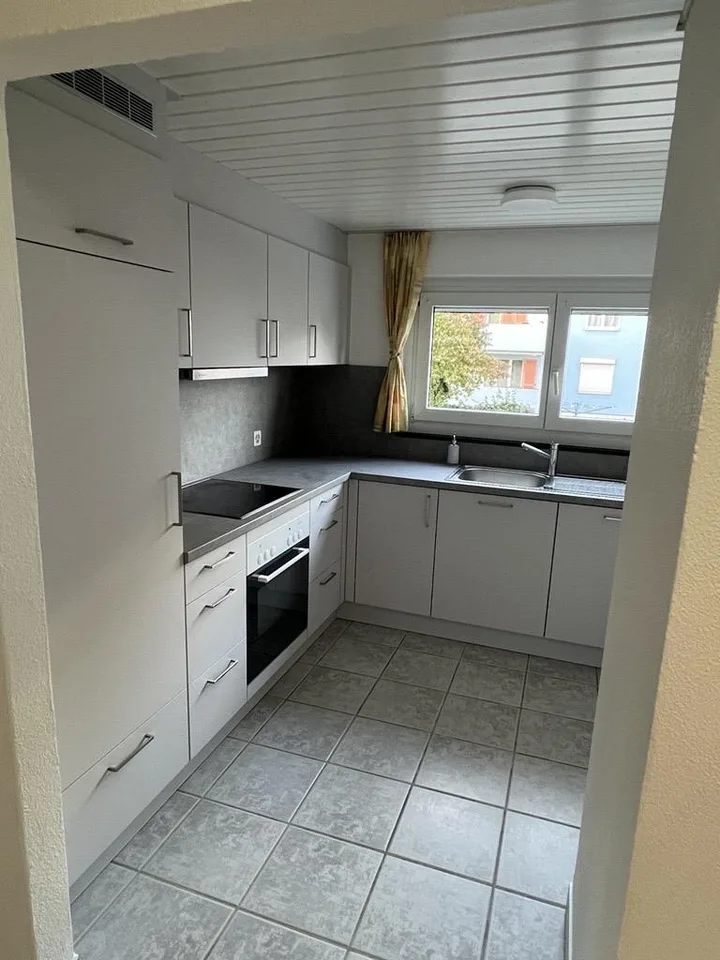 Bright 4.5-room apartment with sunny balcony