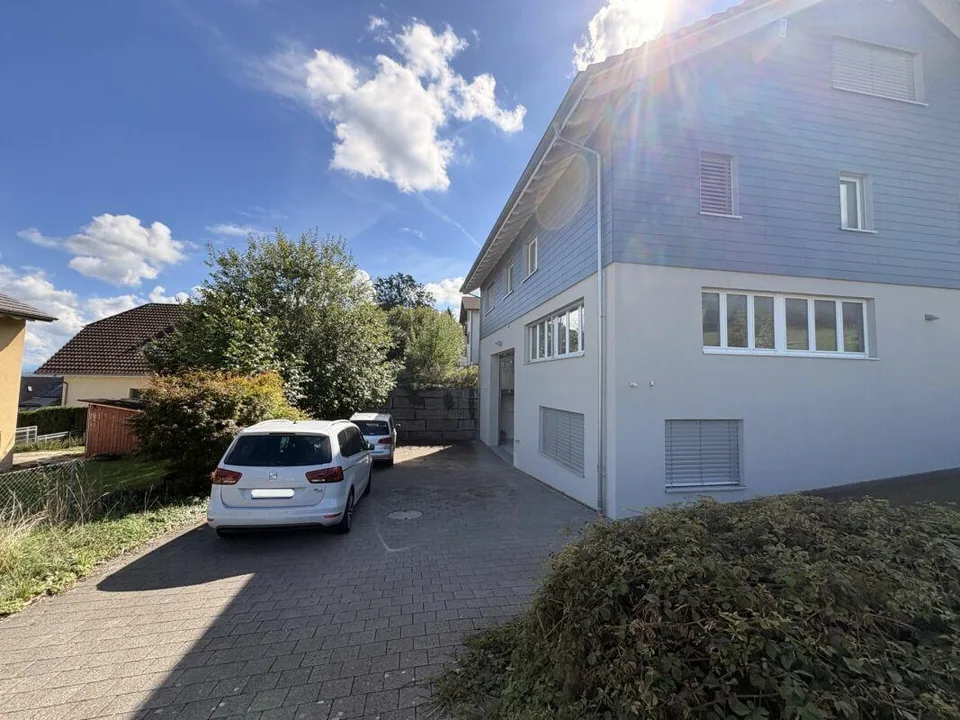Grosszügige Gewerbe- und Wohnliegenschaft mit Werkstatt, Galerie und Parkplätzen – Foto 16 von 16