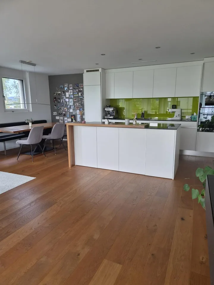 Zentrale & helle 4½-Zimmer-Wohnung im Grünen – Foto 2 von 4