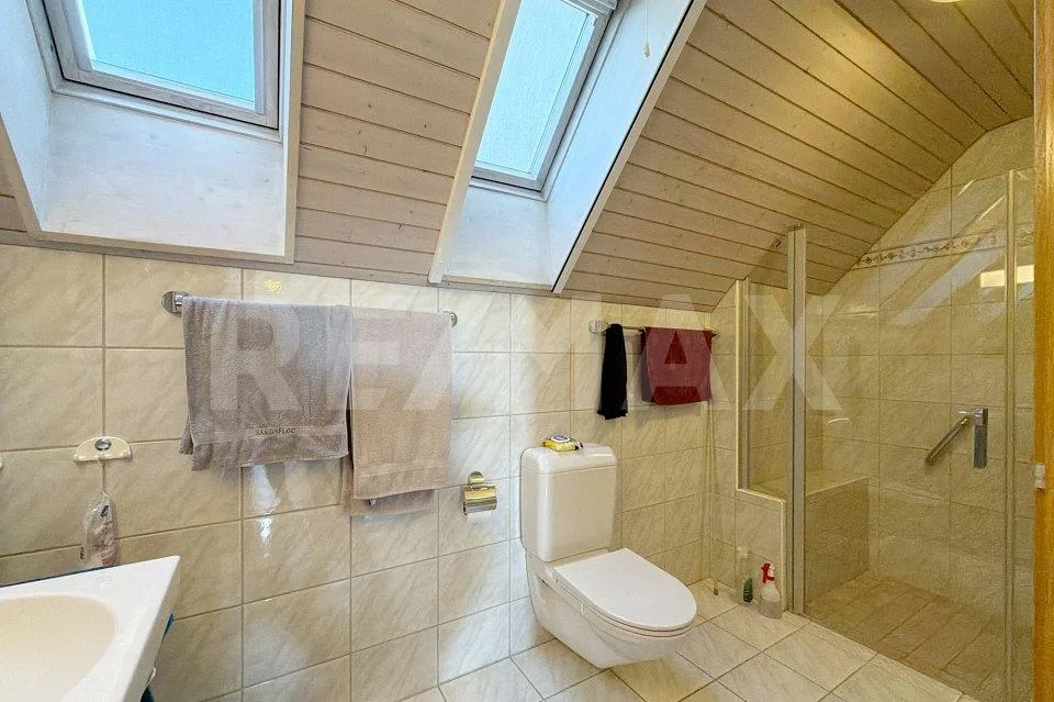 Charming Penthouse with Castle View – photo 8 of 13