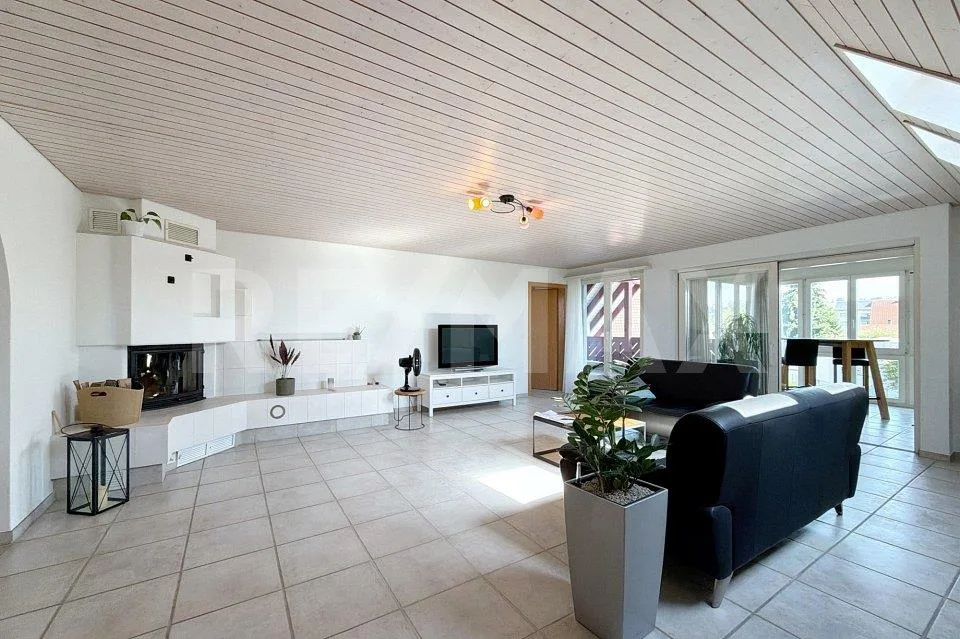 Charming Penthouse with Castle View – photo 2 of 13