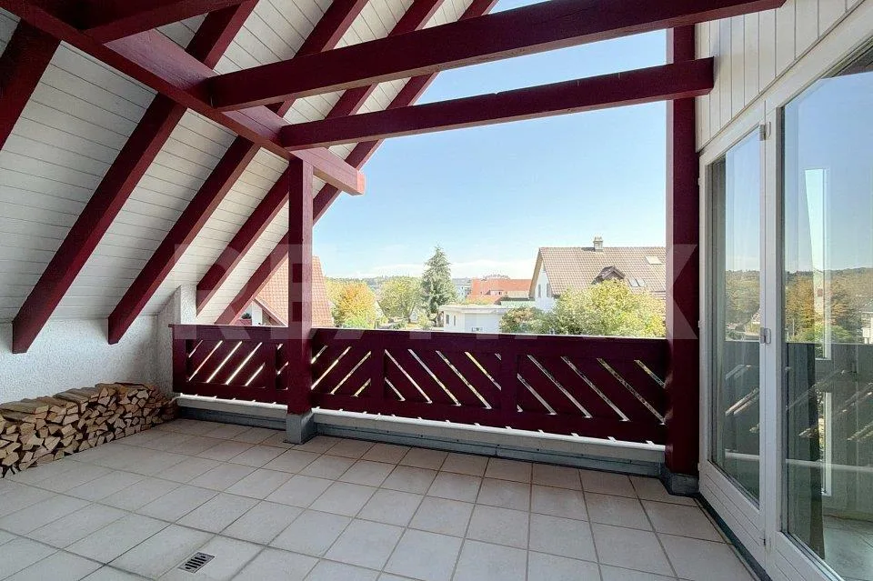 Charming Penthouse with Castle View – photo 11 of 13