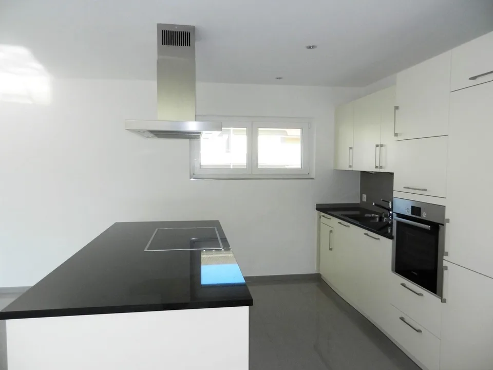 Grosszügige Wohnung mit sonniger Terrasse in Neuhausen