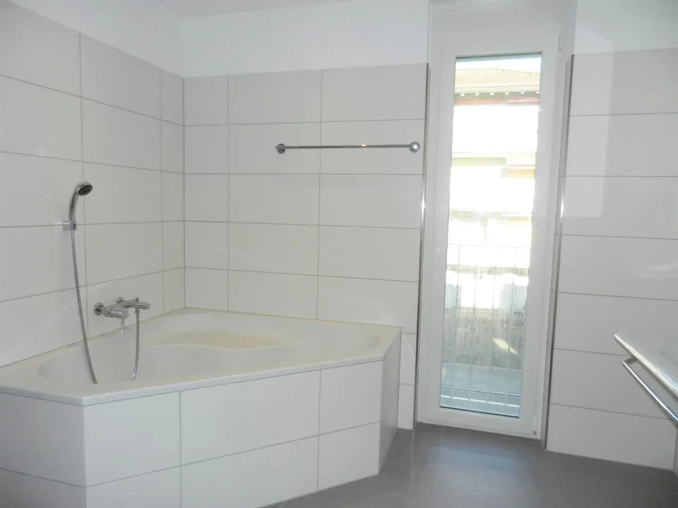 Grosszügige Wohnung mit sonniger Terrasse in Neuhausen