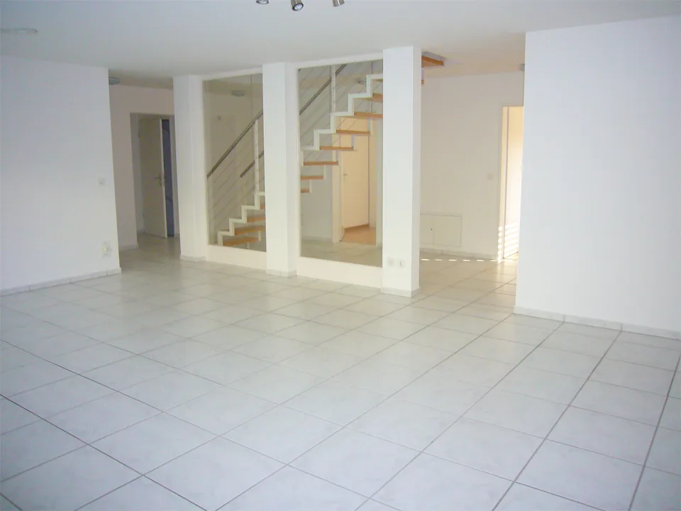 Wunderschöne 5.5-Maisonette-Gartenwohnung in Riehen – Foto 4 von 8