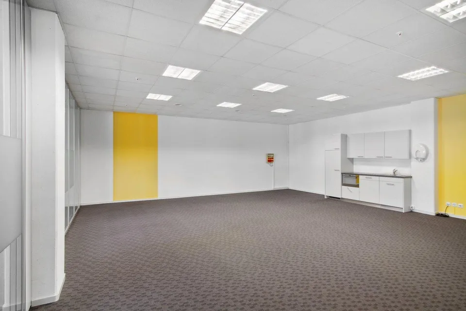 Ausgebaute Büroflächen zu fairen Konditionen - Lagerfläche optional... – foto 5 di 11