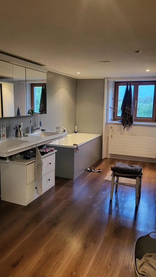 Grosses Bauernhaus mit Garten zu vermieten