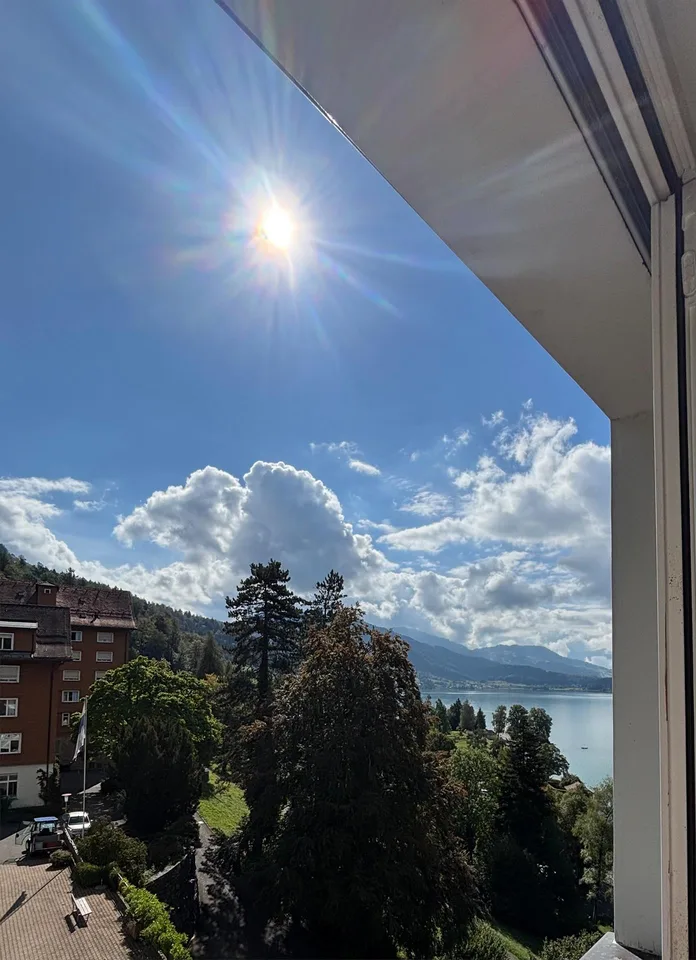 Grosszügige 3-Zimmer-Wohnung am Ägerisee mit Charme und Seesicht