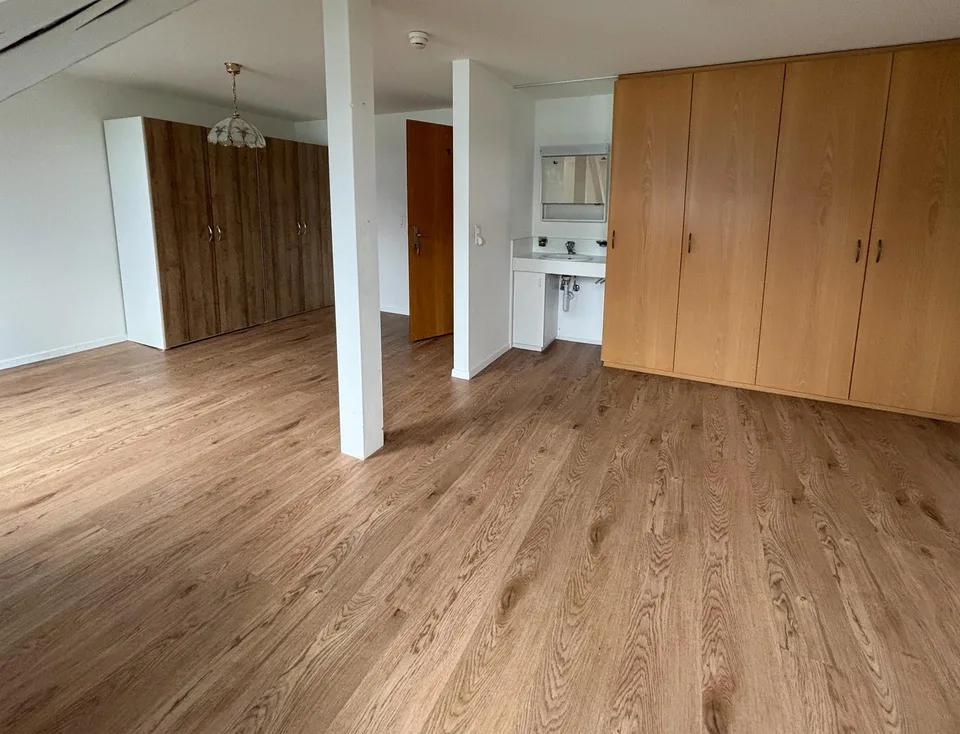 Grosszügige 3-Zimmer-Wohnung am Ägerisee mit Charme und Seesicht