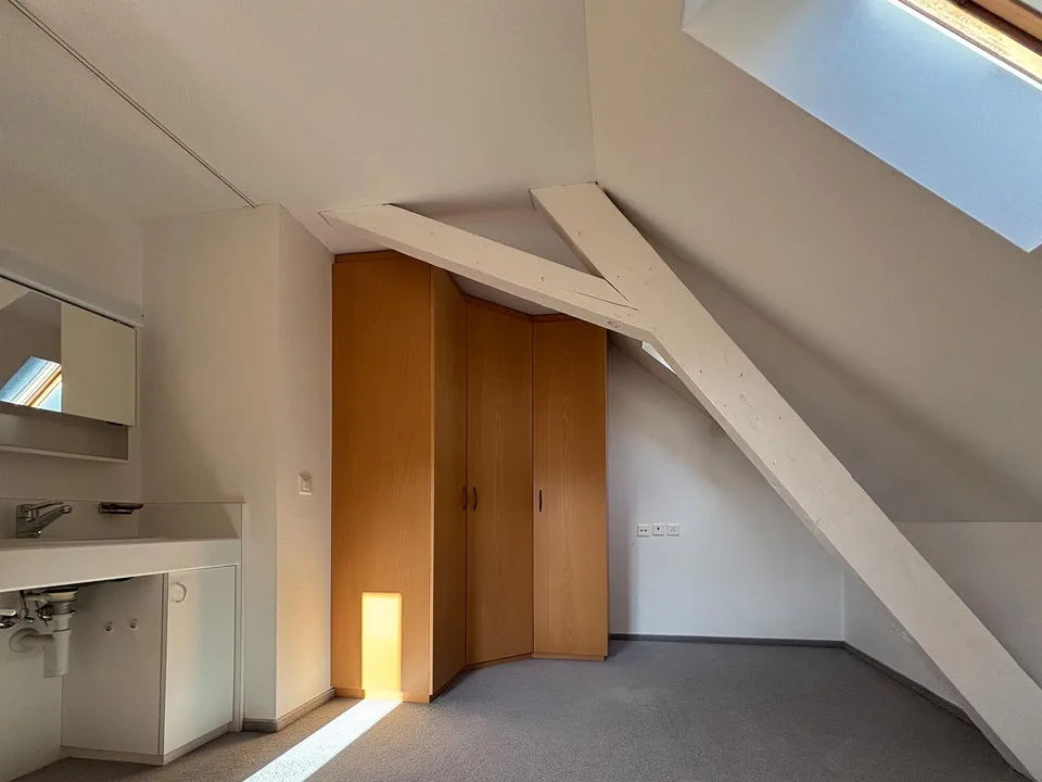 Grosszügige 3-Zimmer-Wohnung am Ägerisee mit Charme und Seesicht