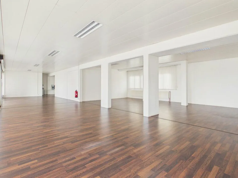 Top Gewerberaum mit viel Licht und idealer Präsentationsfläche – Foto 3 von 7