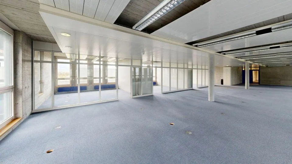 Erstklassige Bürofläche mit 392 m² in repräsentativer Gewerbeliegen... – Foto 8 von 10
