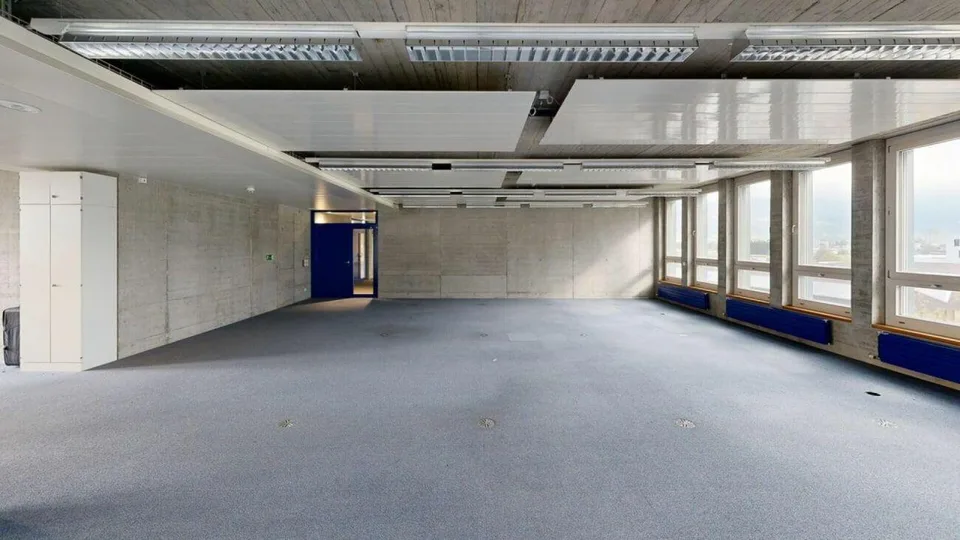 Erstklassige Bürofläche mit 392 m² in repräsentativer Gewerbeliegen... – Foto 4 von 10