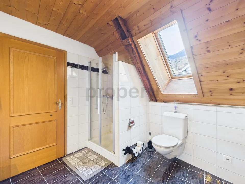 Stilvolle 5.5-Zimmer-Dachwohnung mit Charme im Dorfkern Malans – Foto 10 von 26
