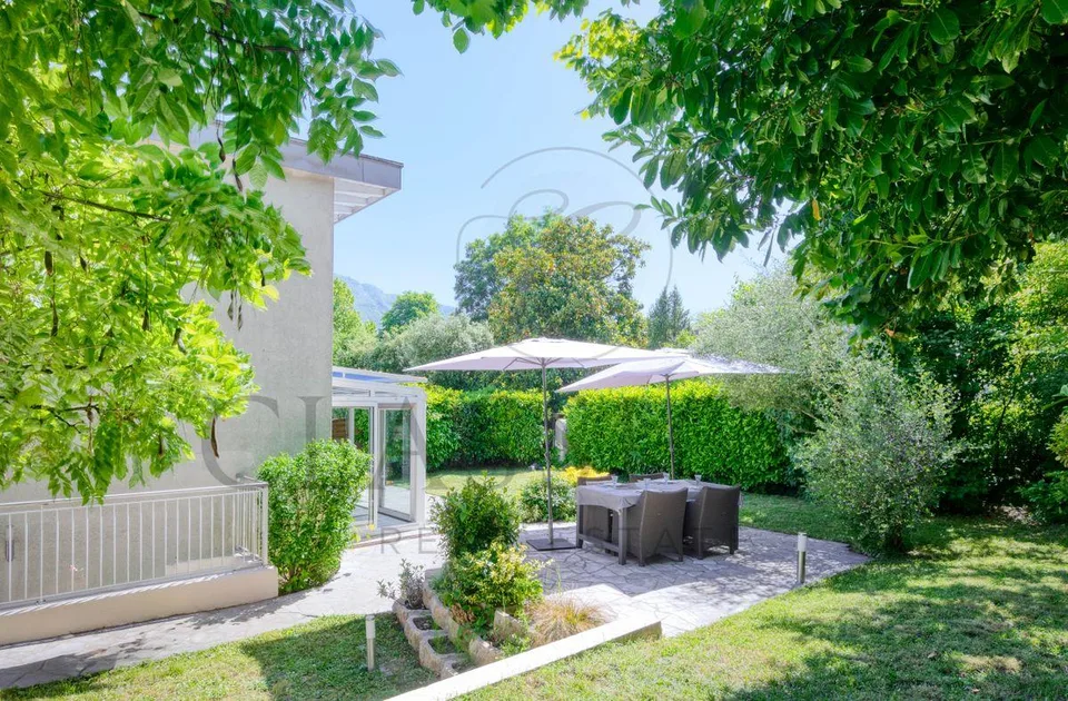 Maison familiale en pignon avec jardin privatif, véranda et 4 stationnements – photo 13 sur 26