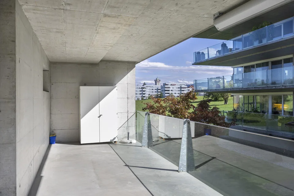 Grand appartement de 3,5 pièces avec terrasse et vue sur le lac – photo 3 sur 23