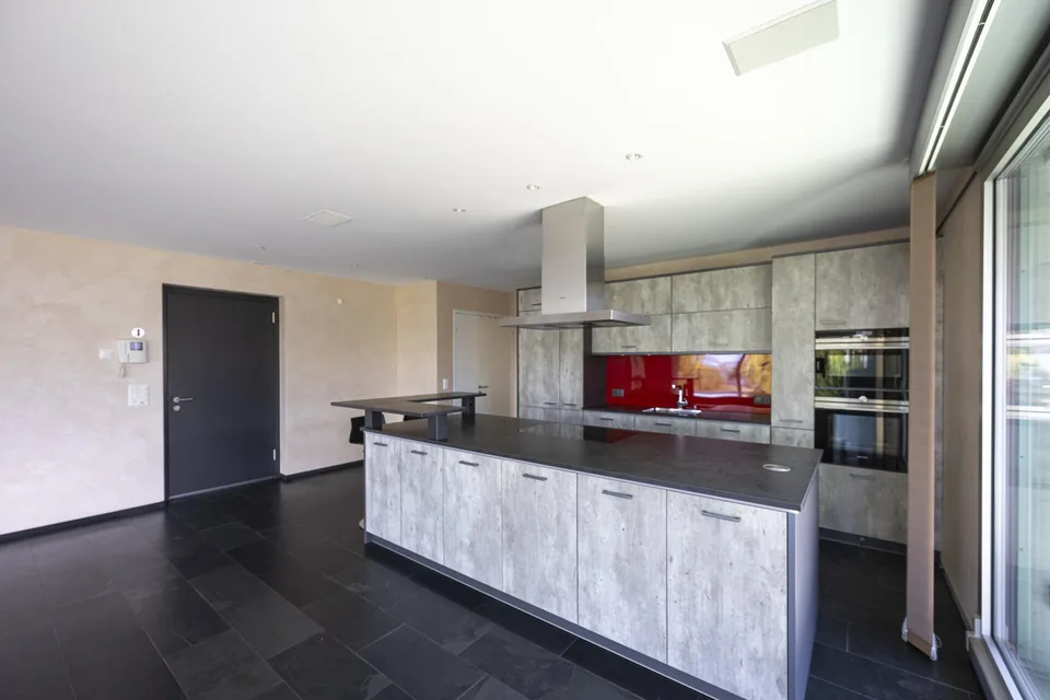 Grand appartement de 3,5 pièces avec terrasse et vue sur le lac – photo 7 sur 23