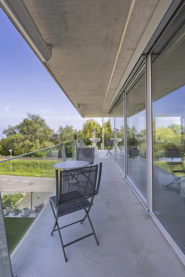 Grand appartement de 3,5 pièces avec terrasse et vue sur le lac – photo 16 sur 23