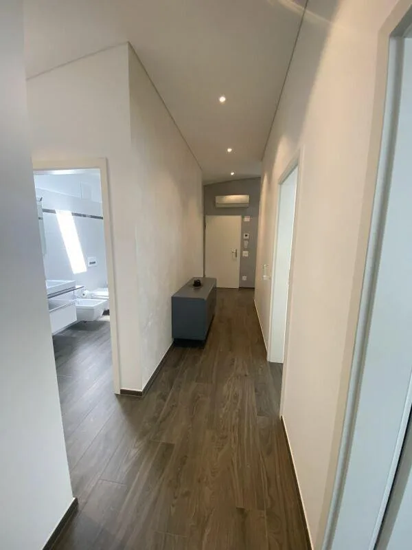 VENDESI A TENERO - Splendido attico con terrazzo privato di 92 m² – Foto 15 von 25