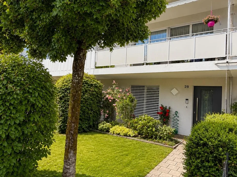 Grosszügiges 6½-Zimmer-Reihen-Eckhaus – foto 2 di 15
