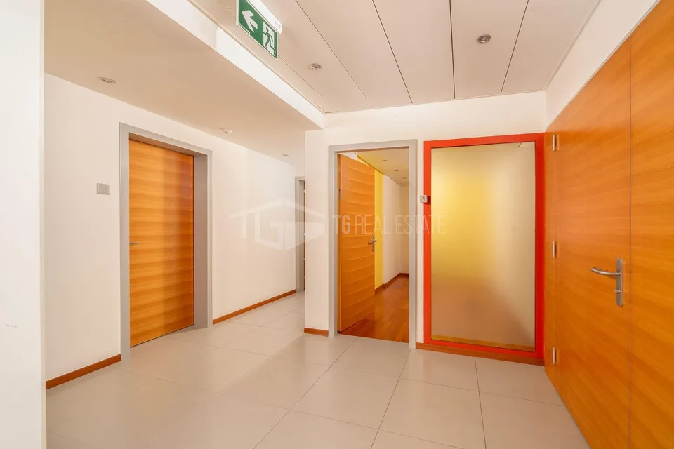 AMPI SPAZI COMMERCIALI E UFFICI – Foto 6 von 21