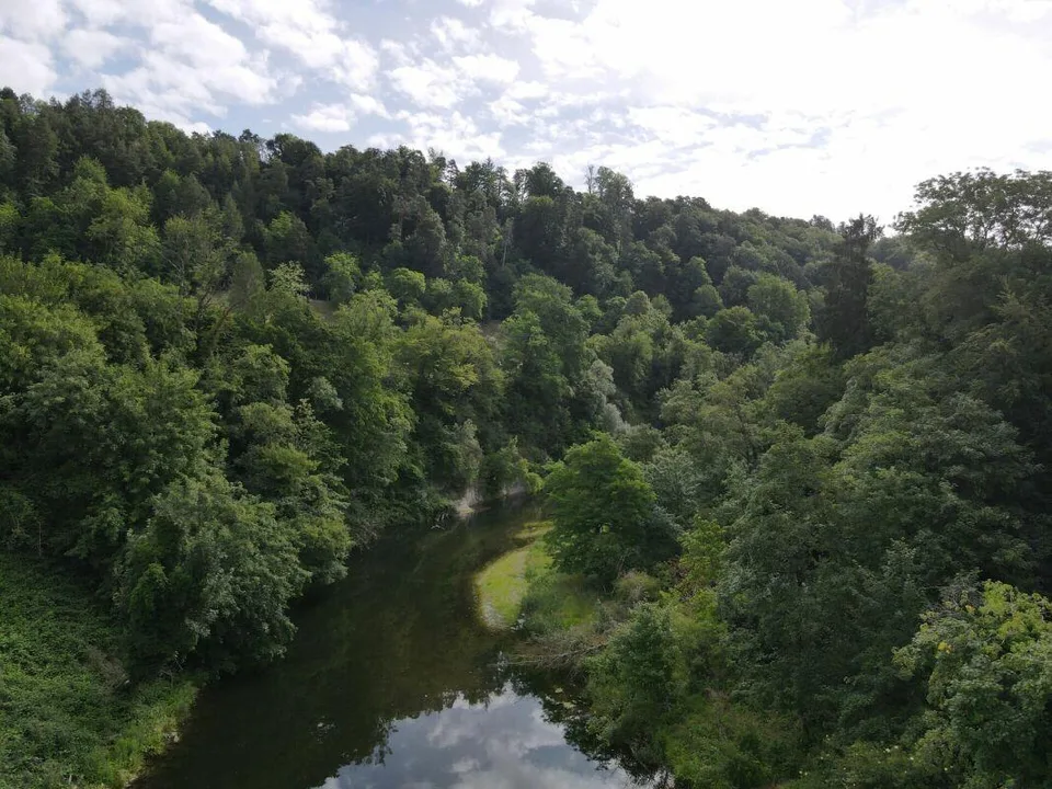 Erstvermietung! 3.5-Zimmer-Wohnung mit Terrasse direkt am Wasser in...