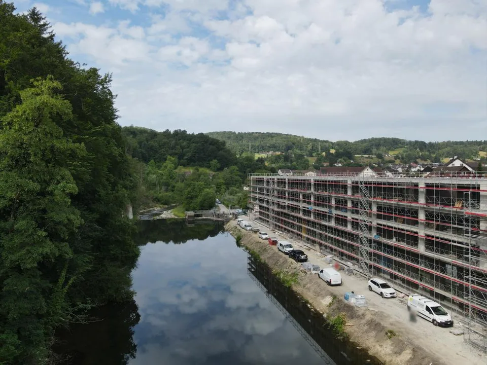 Erstvermietung! 3.5-Zimmer-Wohnung mit Terrasse direkt am Wasser in...