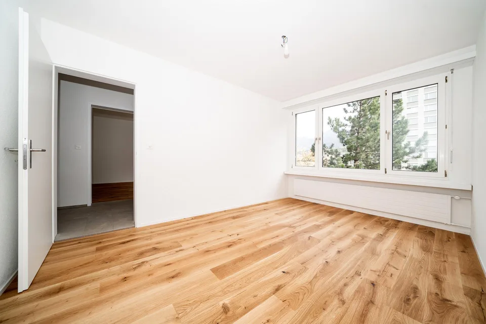 Grosszügige, komplett renovierte 5.5-Zimmer-Wohnung