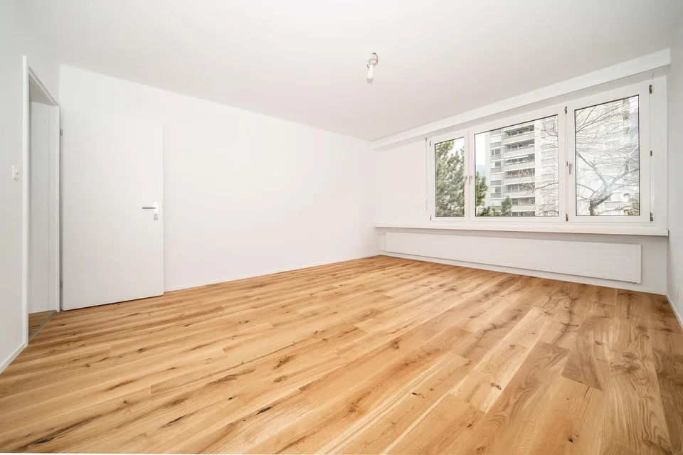 Grosszügige, komplett renovierte 5.5-Zimmer-Wohnung